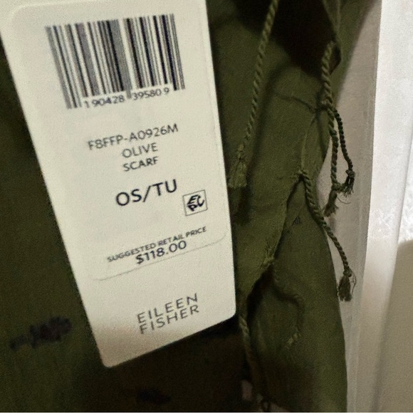 Eileen Fisher Organic Cotton Jamdani Olive Scarf with Black Chevron Pattern NWT - Picture 6 of 10